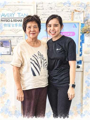 A client with their physiotherapist